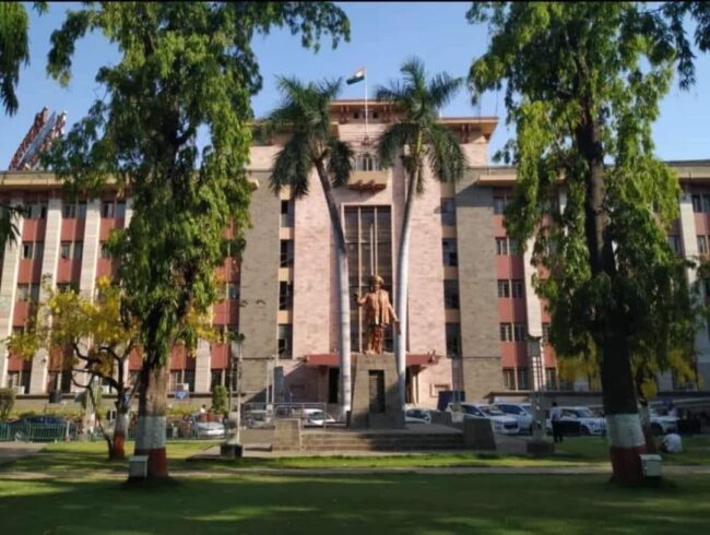Pune Municipal Corporation | पुणे महापालिकेत फसवणुकीचा नवा फंडा! Pune Municipal Corporation | पुणे महापालिकेत फसवणुकीचा नवा फंडा!