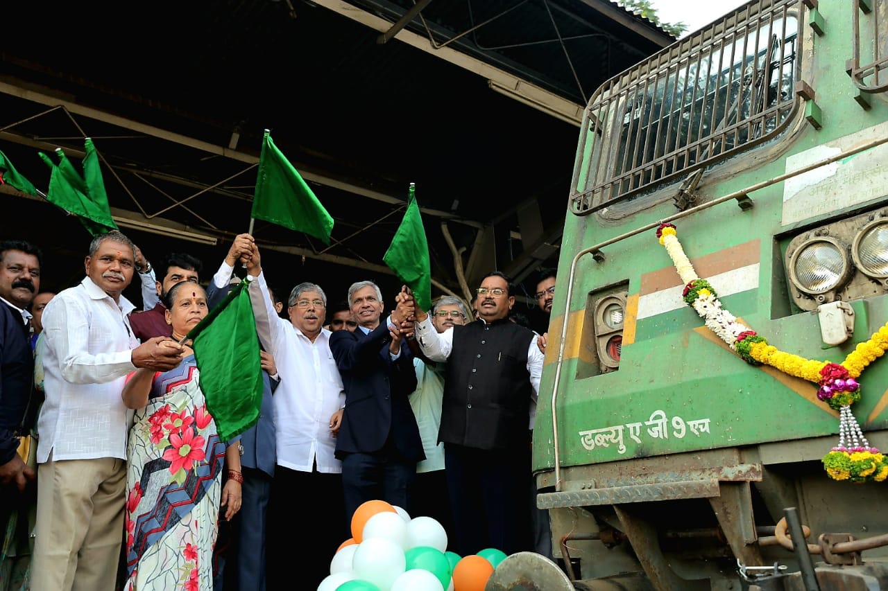 Meri Mati Mera Desh | पुण्यातून ‘अमृत कलश‌’ कर्तव्य पथाकडे