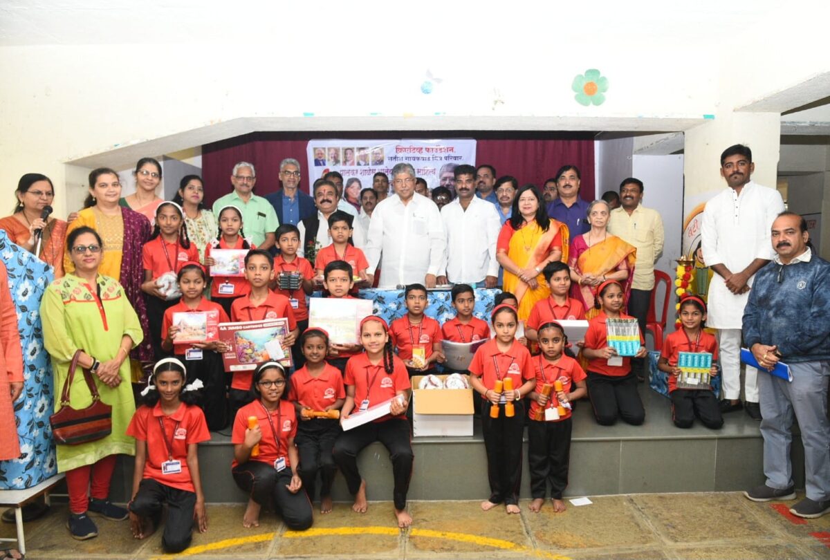 Creative Foundation Pune | क्रिएटिव्ह फाउंडेशन व सतीश गायकवाड मित्र परिवाराच्या वतीने पालकर शाळेस शालोपयोगी साहित्य भेट Creative Foundation Pune | क्रिएटिव्ह फाउंडेशन व सतीश गायकवाड मित्र परिवाराच्या वतीने पालकर शाळेस शालोपयोगी साहित्य भेट