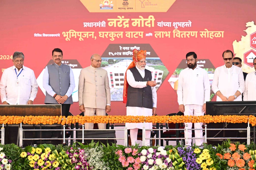 PM Modi Solapur Tour | प्रधानमंत्र्यांच्या हस्ते सोलापूर – रे नगर येथील 15 हजार घरकुलांचे वितरण