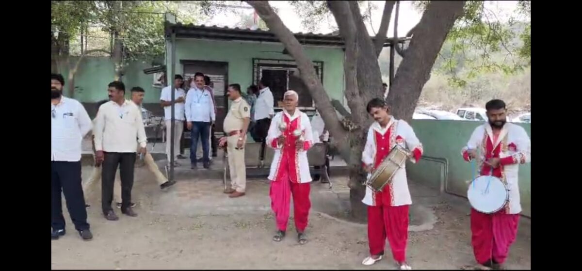Pune Property tax | डिसेंबर महिन्यात मिळकत कर विभागाने १०१ मिळकती केल्या सील | तर मिळवले ५२ कोटींचे उत्पन्न! Pune Property tax | डिसेंबर महिन्यात मिळकत कर विभागाने १०१ मिळकती केल्या सील | तर मिळवले ५२ कोटींचे उत्पन्न!