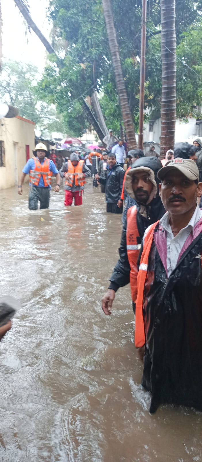 Pune Rain News | पुणे महानगरपालिकेच्या ८ बोटी आणि बचाव पथक मदातकार्यासाठी नियुक्त