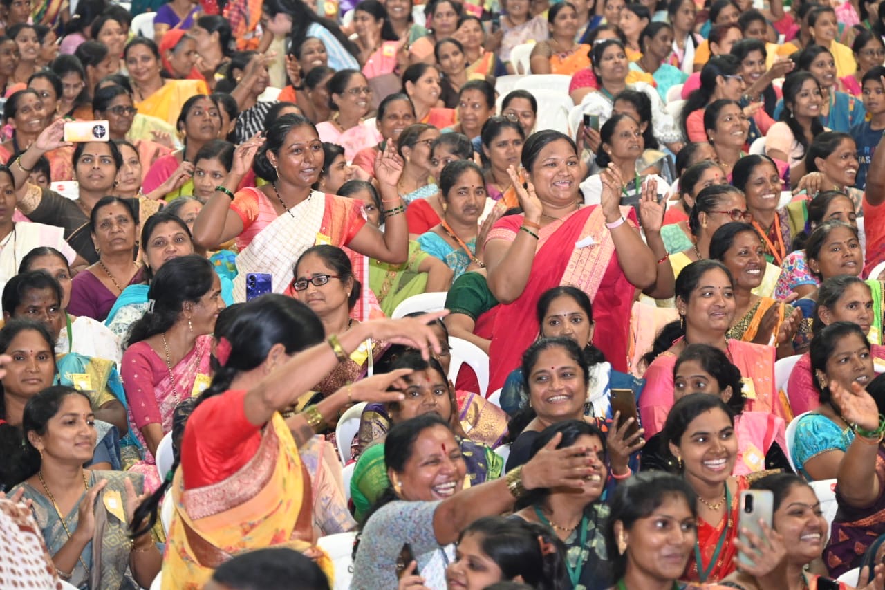 Grand launch of Mukhyamantri- Majhi Ladki Bahin Yojana | Chief Minister, deputy chief ministers participate in the celebrations of sisters