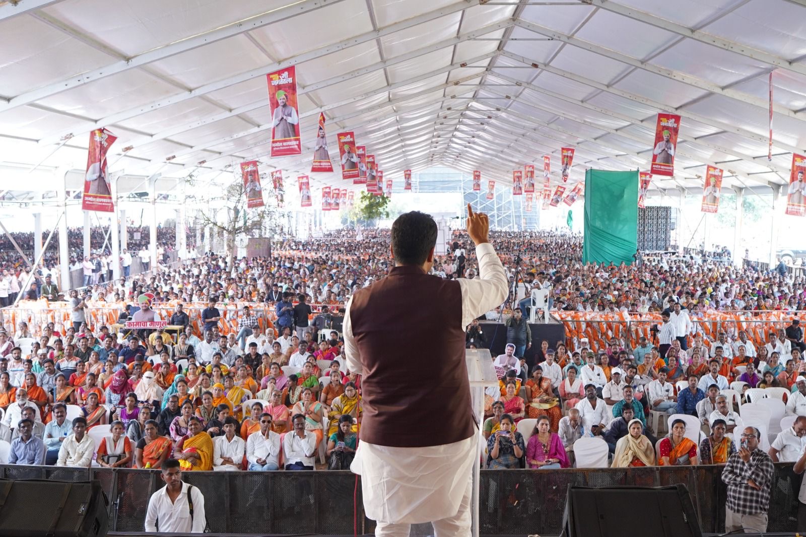 Amol Balwadkar Vs Chandrakant Patil | जाहीर मेळाव्यातून चंद्रकांत पाटील यांच्याविरुद्ध अमोल  बालवडकर यांनी दंड थोपटले | जोरदार शक्तिप्रदर्शन!