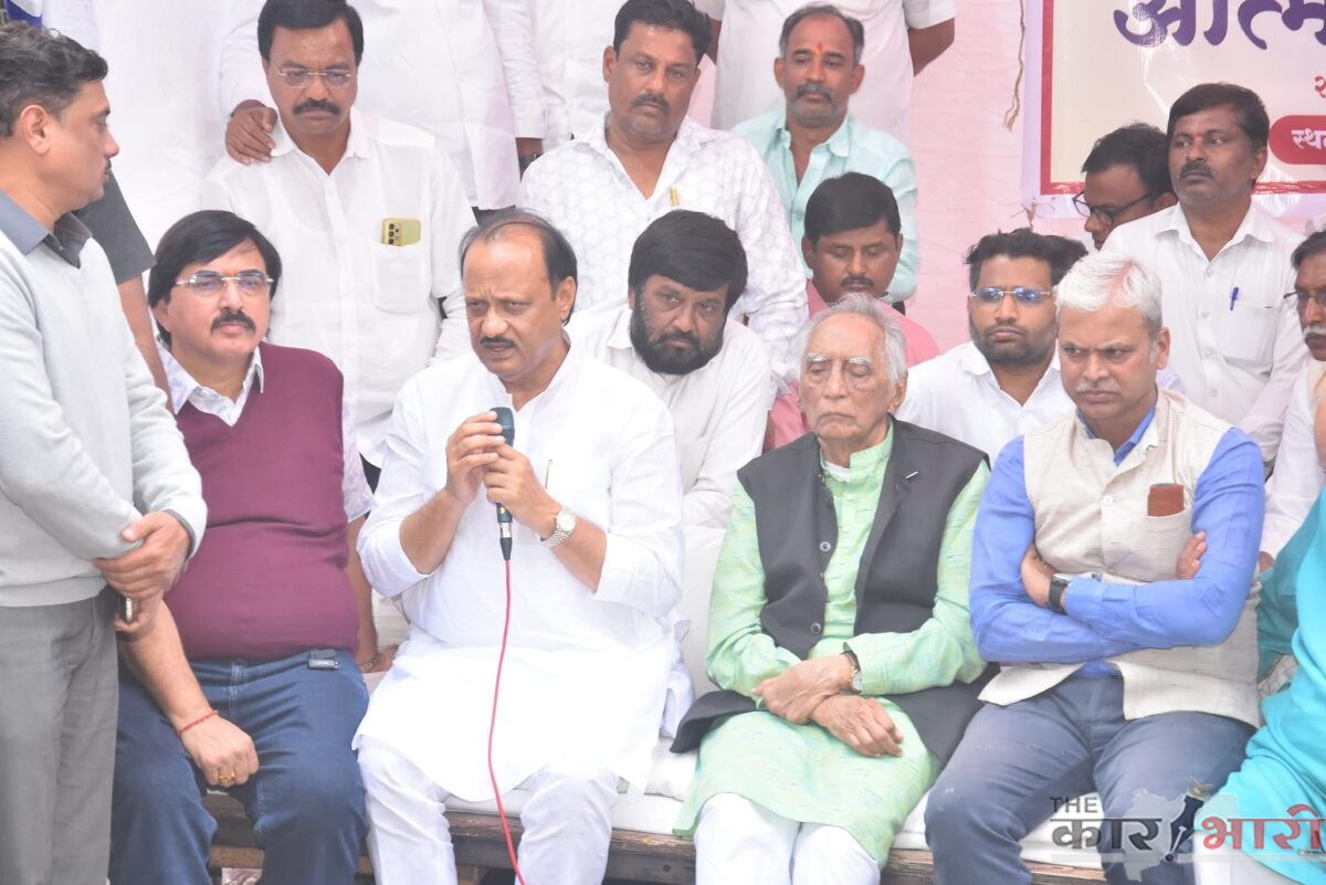 Ajit Pawar Met Baba Adhav | EVM घोटाळा झाल्याचं सिद्ध करुन दाखवण्याचं अजित पवारांनी दिले चॅलेंज