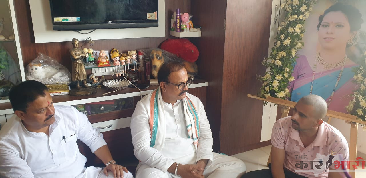 Harshwardhan Sapkal | फुले दाम्पत्य ज्या प्रवृत्तींच्या विरोधात लढले त्या प्रवृत्तीने पुन्हा डोके वर काढले; समता, बंधुता व सामाजिक न्यायाला बाजूला सारण्याचा सत्ताधाऱ्यांकडून प्रयत्न : हर्षवर्धन सपकाळ  | काँग्रेस प्रदेशाध्यक्षांनी फुले वाड्याला भेट देऊन महात्मा फुले यांना अभिवादन केले तसेच भिसे कुटुंबाची सांत्वनपर भेट घेतली