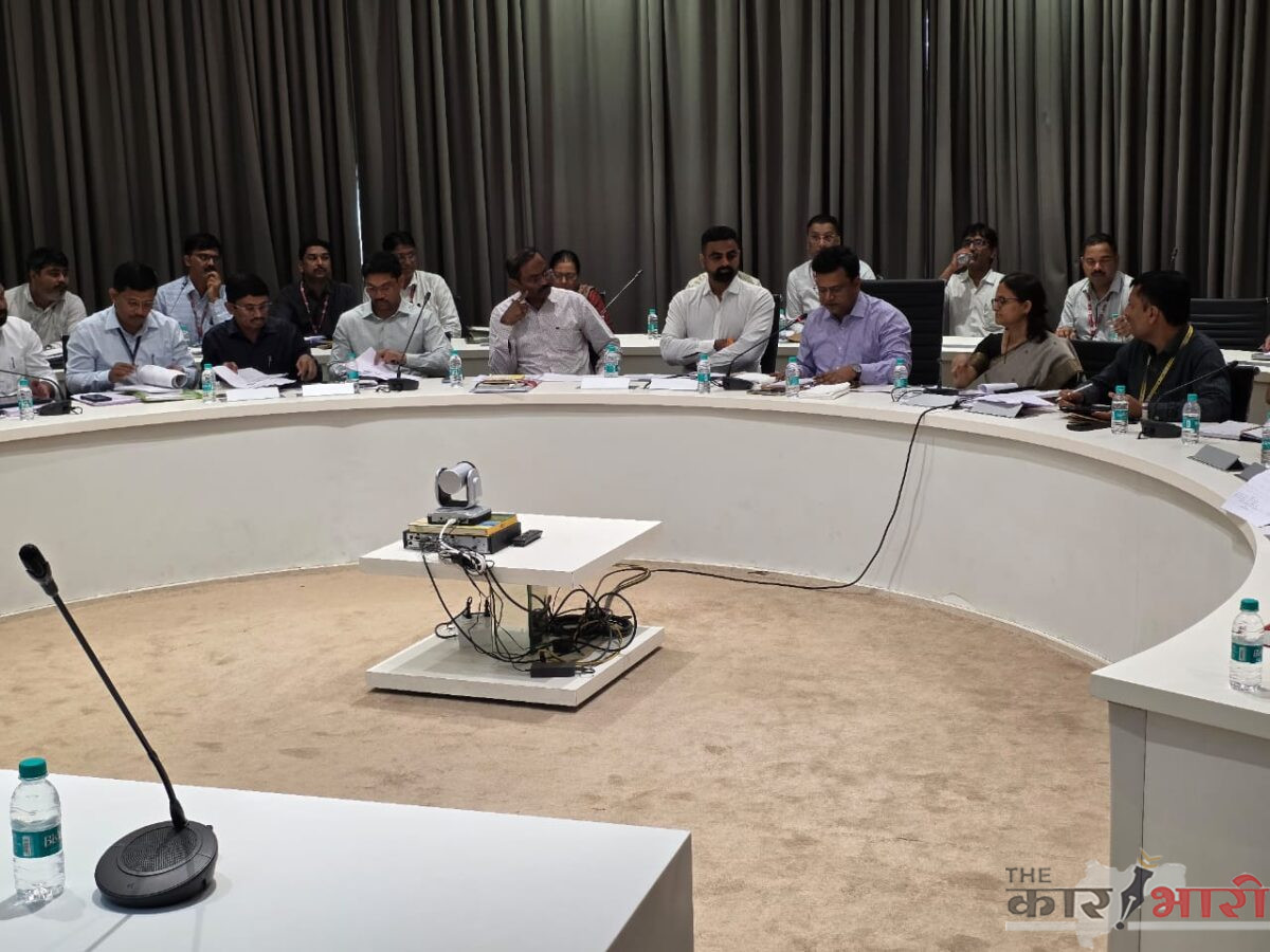 Naval Kishor Ram IAS | महापालिका आयुक्तांनी जिल्हाधिकारी यांच्या उपस्थितीत घेतला सर्व भूसंपादनाच्या प्रस्तावांचा आढावा Naval Kishor Ram IAS | महापालिका आयुक्तांनी जिल्हाधिकारी यांच्या उपस्थितीत घेतला सर्व भूसंपादनाच्या प्रस्तावांचा आढावा