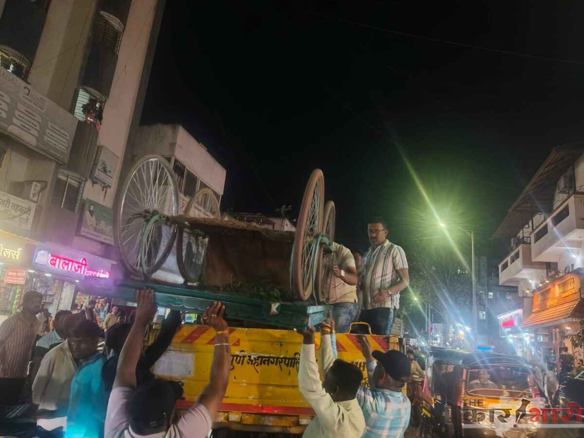 PMC Encroachment Action | वारजे कर्वेनगर क्षेत्रिय कार्यालय हद्दीत अनधिकृत व्यावसायिकांवर कारवाई