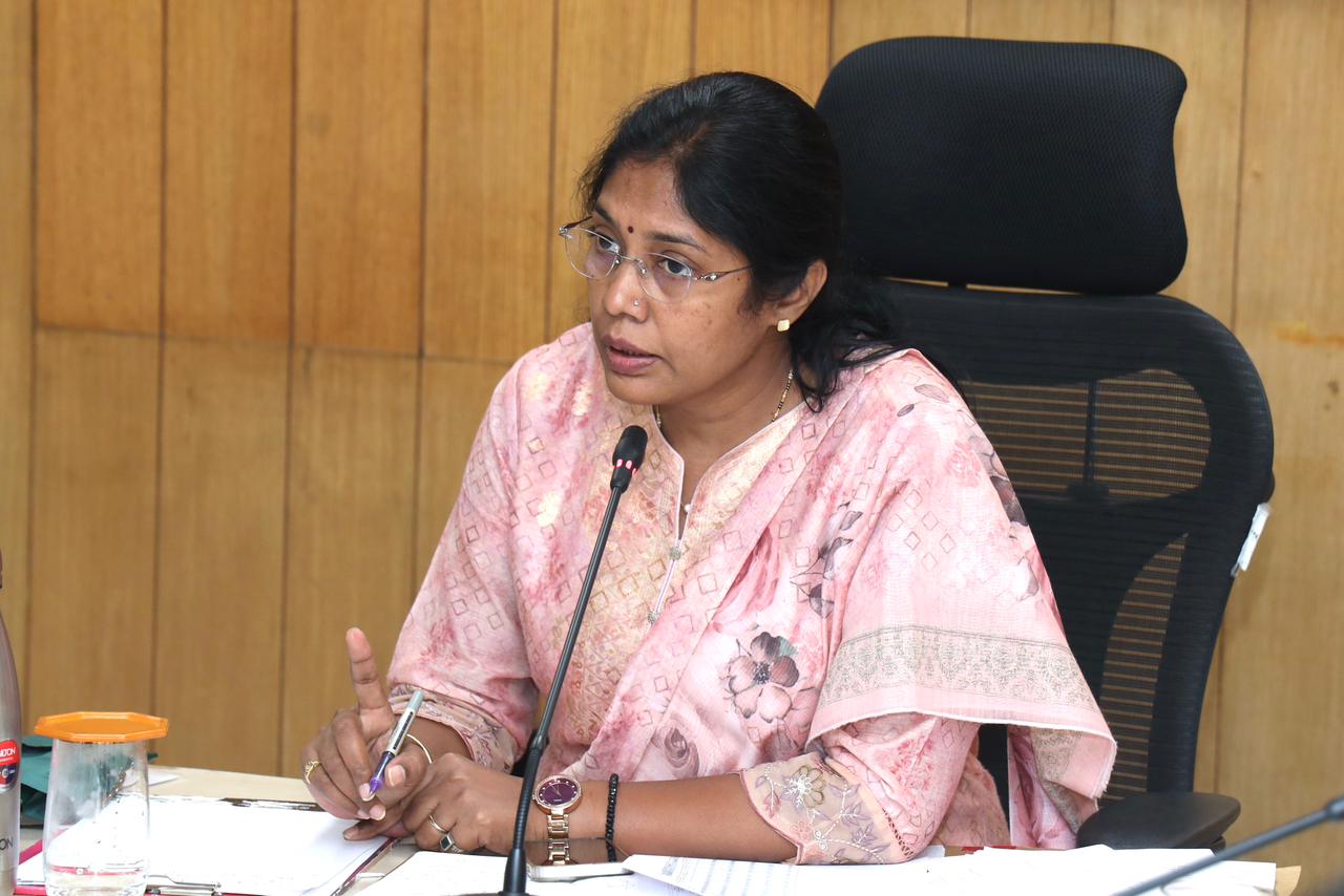 Mayor Manjusha Nagpure on pre Monsoon Work | मान्सूनपूर्व कामे वेळेत पूर्ण करण्याचे महापौरांचे आदेश | मान्सूनपूर्व तयारीसाठी आढावा बैठक