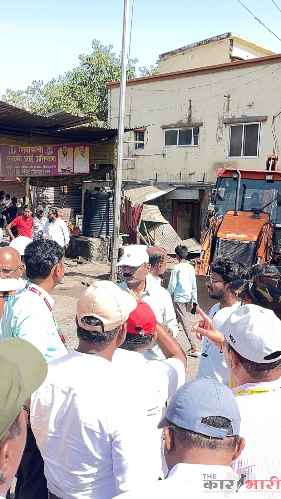 Katraj Kondhwa Road Action | कात्रज-कोंढवा रस्ता रुंदीकरणासाठी महापालिकेची धडक कारवाई