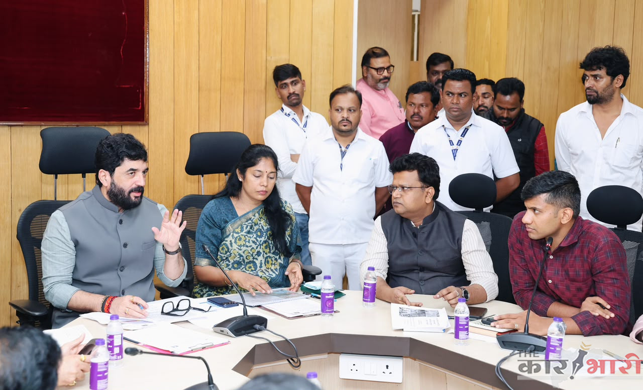 Muralidhar Mohol on PMC Officers | मुरलीधर मोहोळ यांच्याकडून महापालिका अधिकाऱ्यांची झाडाझडती | आपत्ती व्यवस्थापनासह पावसाळी कामांचा आढावा Muralidhar Mohol on PMC Officers | मुरलीधर मोहोळ यांच्याकडून महापालिका अधिकाऱ्यांची झाडाझडती | आपत्ती व्यवस्थापनासह पावसाळी कामांचा आढावा