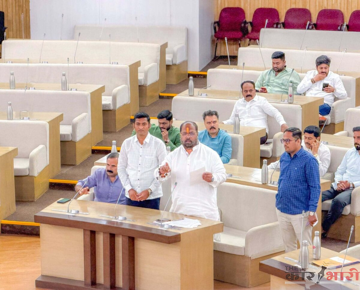 Pune BJP Corporators |  पुणे महापालिकेत भाजपचा मोठा निर्णय! | १२६ नगरसेवकांचे वर्षभराचे मानधन दुष्काळग्रस्तांसाठी देणार