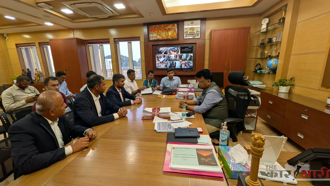 Ather Energy Pune PMC | पुण्यातील खड्डे शोधण्यासाठी Ather च्या स्कूटर्सची मदत| रस्त्यांवरील खड्डे, रोड कट्स आणि स्पीड ब्रेकरची माहिती मिळणार Ather Energy Pune PMC | पुण्यातील खड्डे शोधण्यासाठी Ather च्या स्कूटर्सची मदत| रस्त्यांवरील खड्डे, रोड कट्स आणि स्पीड ब्रेकरची माहिती मिळणार